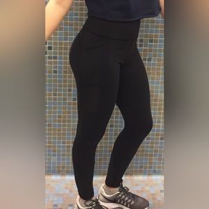 Lululemon size 6, wunder under leggings with see-through detail on sides.